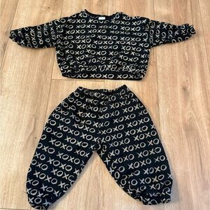 Sweatshirt & Sweatpant xoxo Matching Set